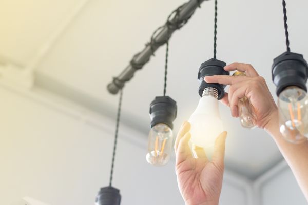 Cost of Light Bulb Changing Service in Los Gatos