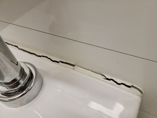 Cracked Caulking Repair